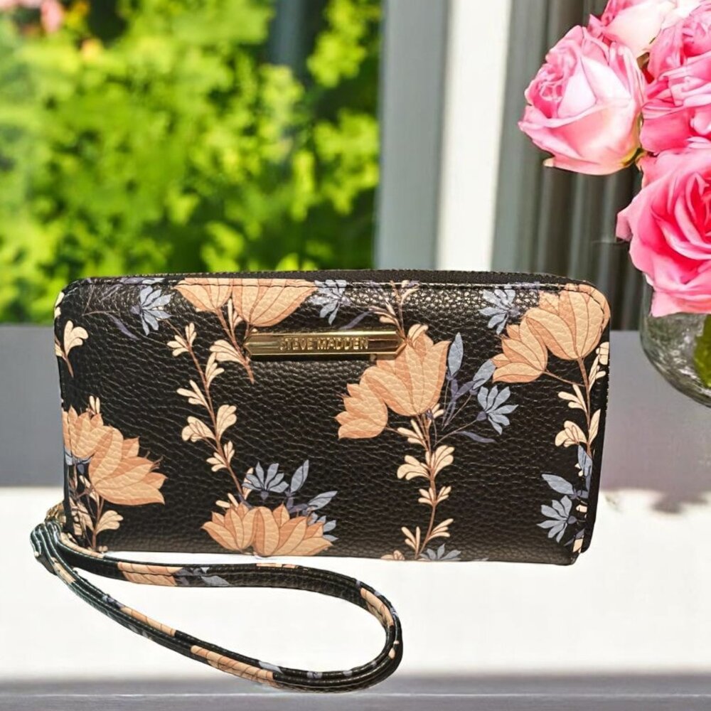 Steve Madden Floral Zip-Around Laura Wallet